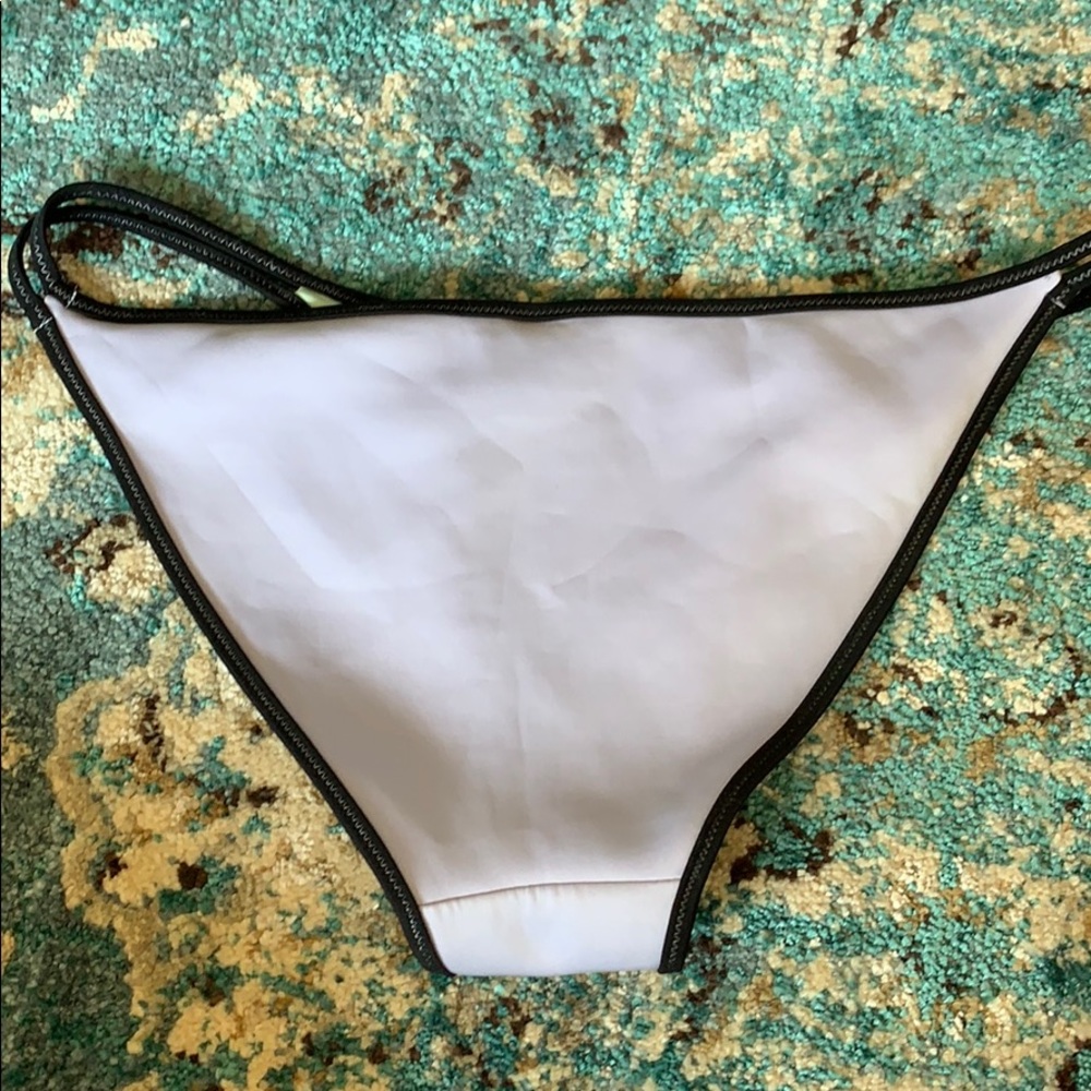Purple bikini bottom - Picture 2 of 3